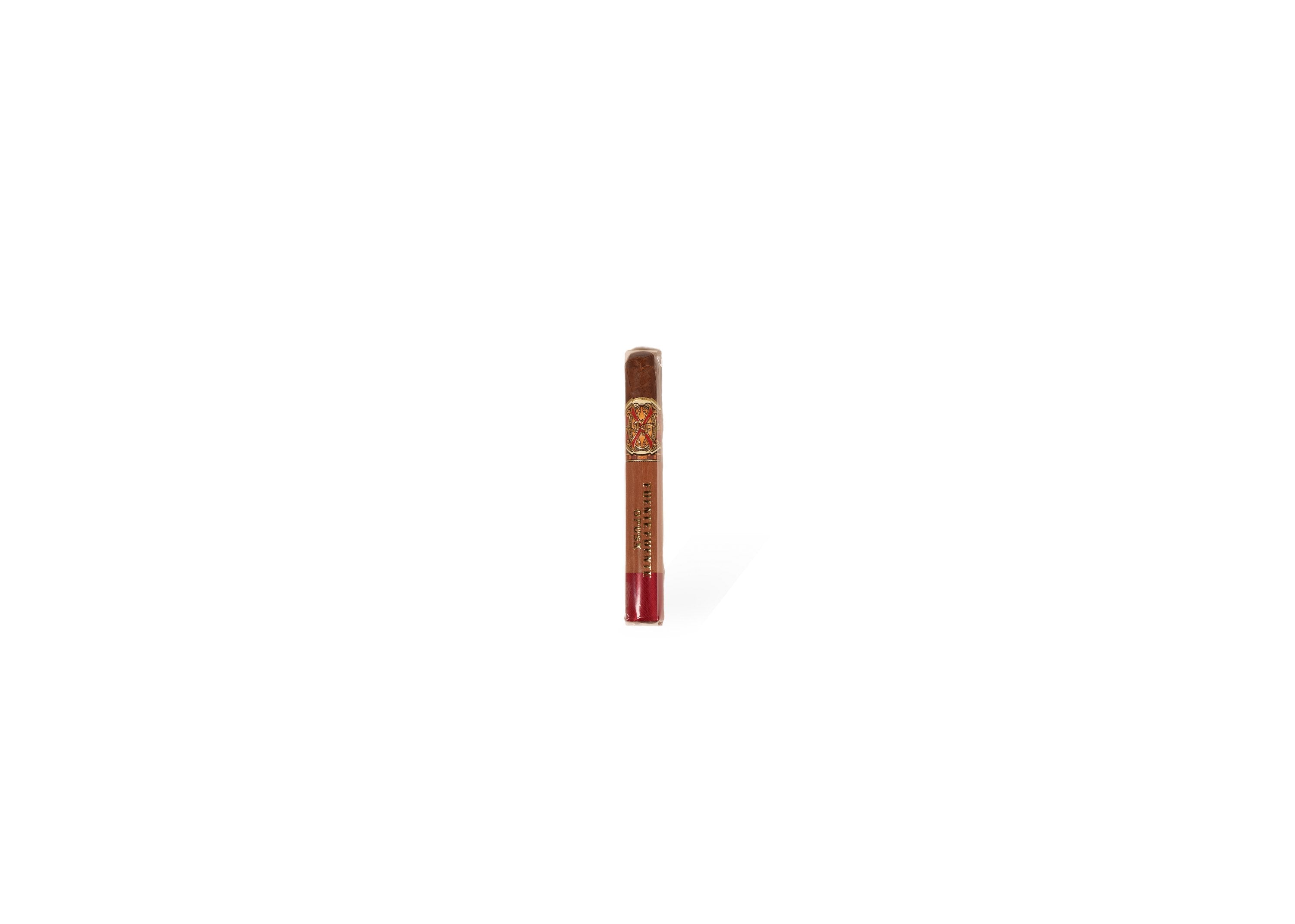 Arturo Fuente OpusX Chateau de la Fuente Rare Estate Reserve 1992 single cigar front