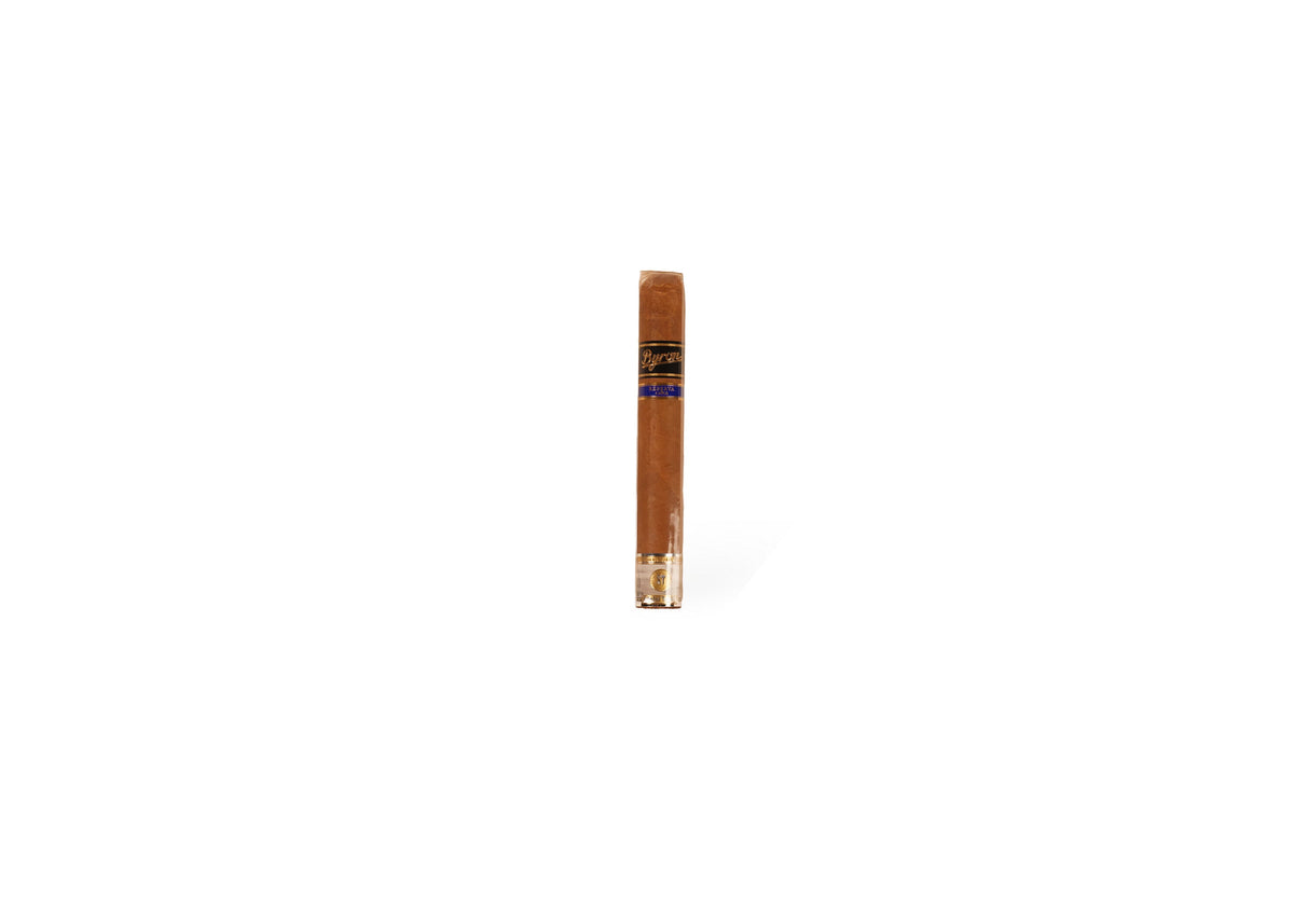 Byron Elegantes single cigar front at Cigar Club Miami