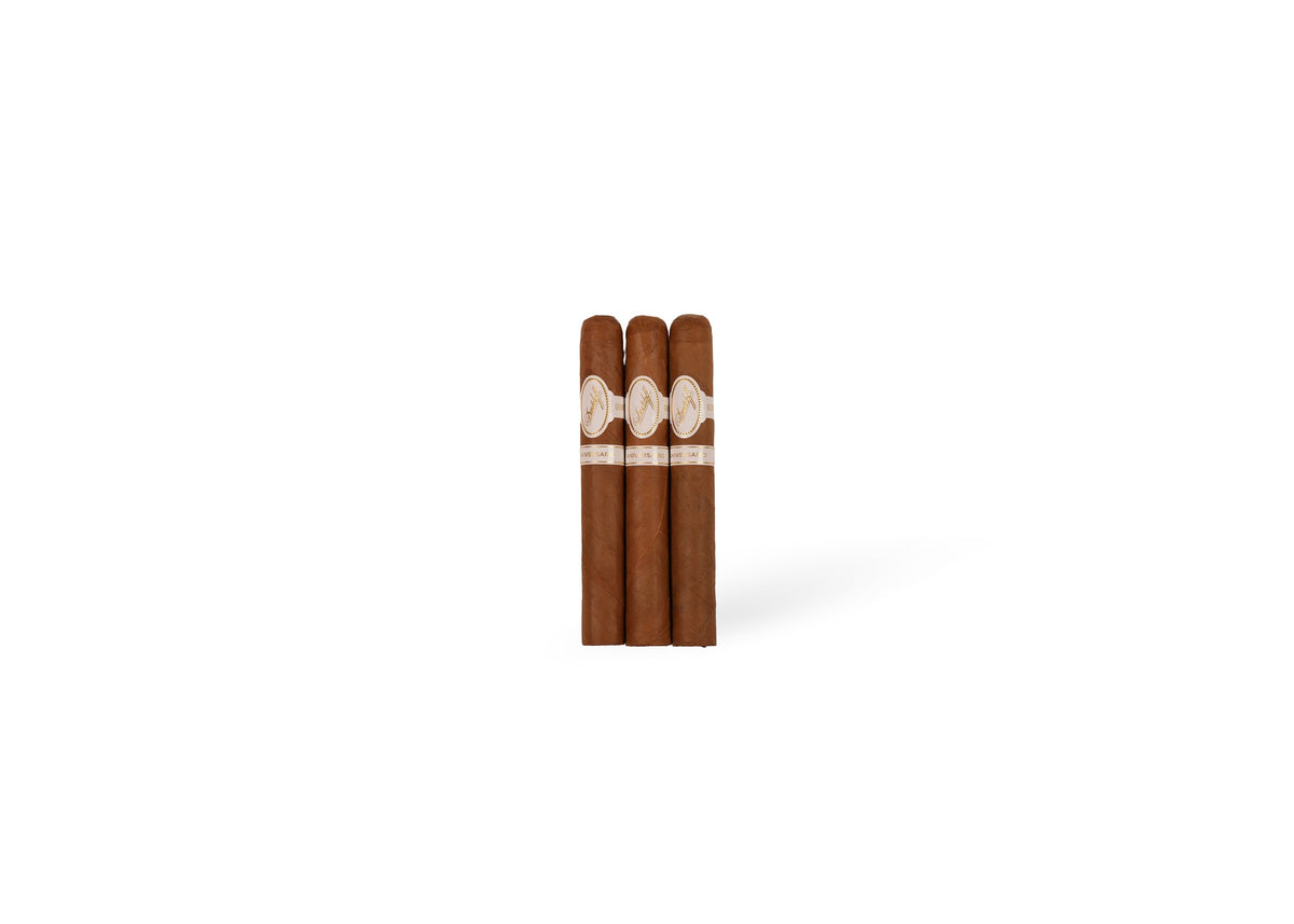 Davidoff Aniversario No. 3 product photo on white background at Cigar Club Miami