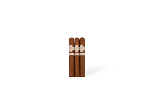 Davidoff Aniversario No. 3 product photo on white background at Cigar Club Miami