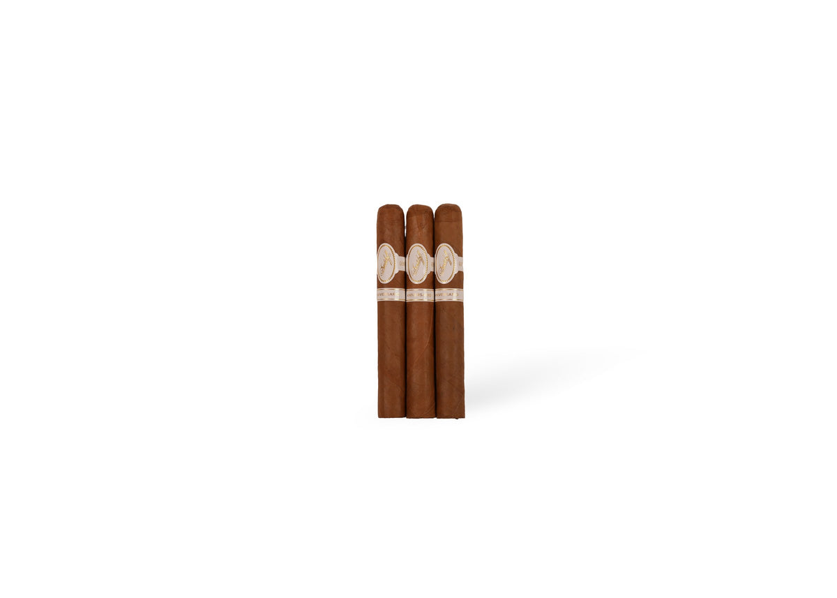Davidoff Aniversario No. 3 product photo on white background at Cigar Club Miami