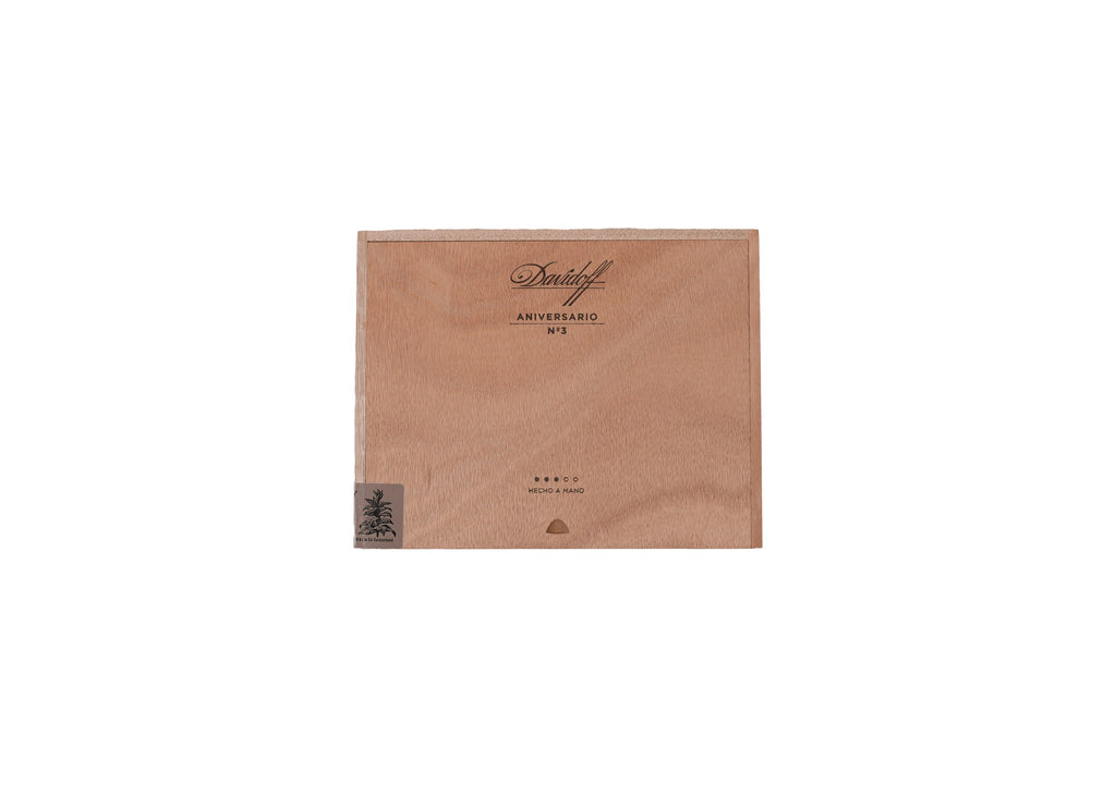 Davidoff Aniversario No. 3 product photo on white background at Cigar Club Miami