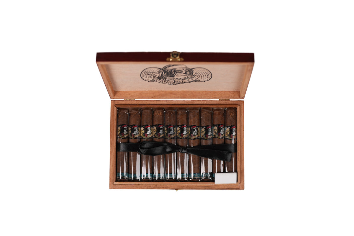 Drew Estate Deadwood Fat Bottom Betty Robusto product photo on white background at Cigar Club Miami