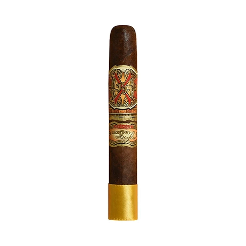 Arturo Fuente OpusX Oro Oscuro Robusto product photo on white background at Cigar Club Miami