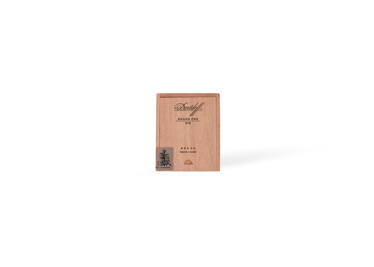 Davidoff Grand Cru No. 5 product photo on white background at Cigar Club Miami