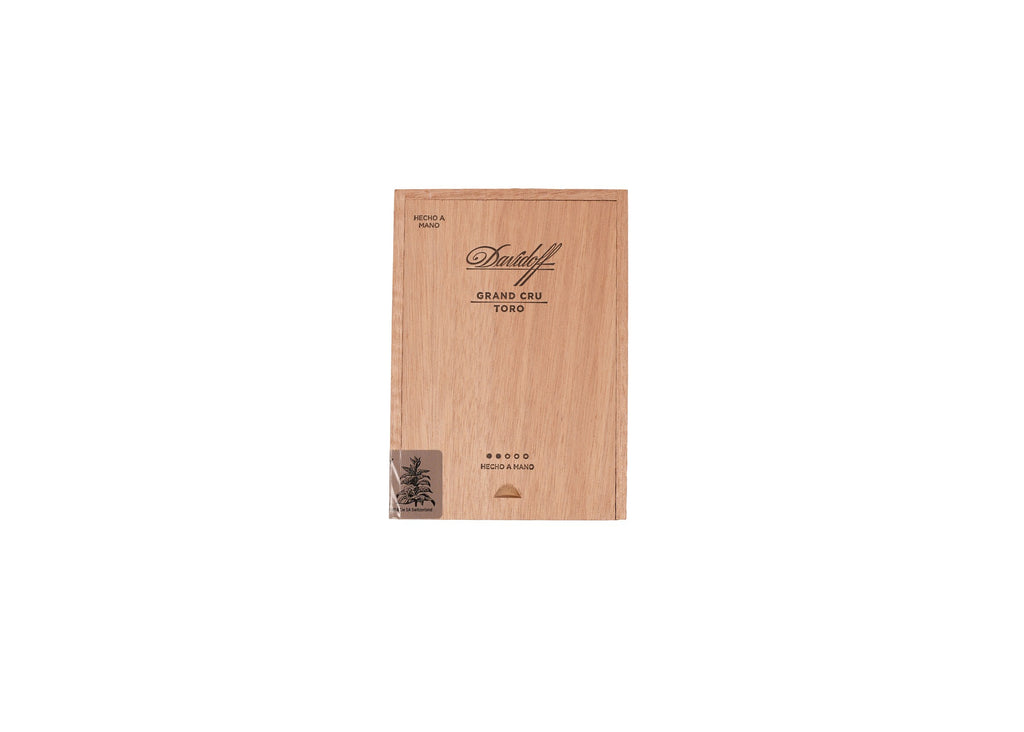 Davidoff Grand Cru Toro product photo on white background at Cigar Club Miami