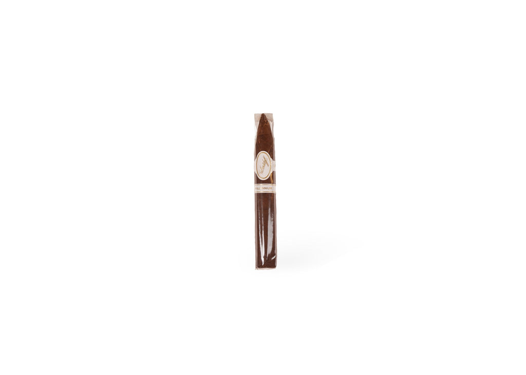 Davidoff Millennium Pirámides product photo on white background at Cigar Club Miami