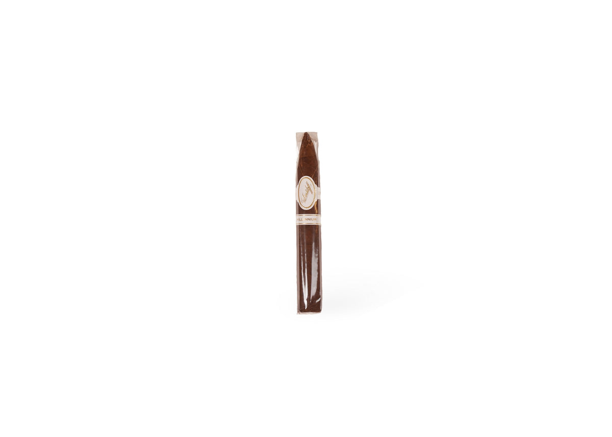 Davidoff Millennium Pirámides product photo on white background at Cigar Club Miami