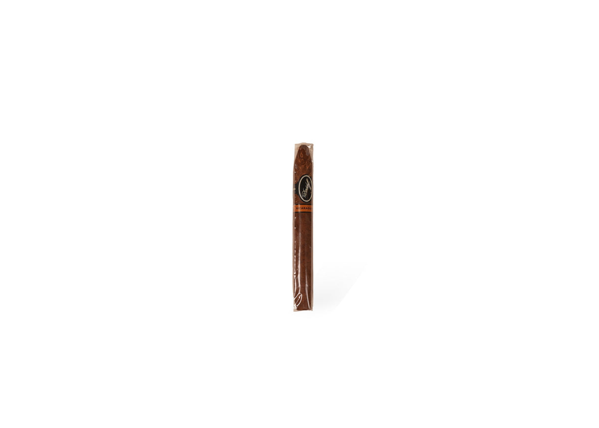 Davidoff Nicaragua Diademas product photo on white background at Cigar Club Miami