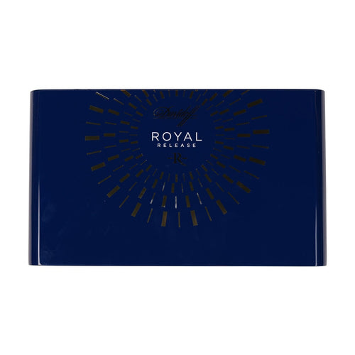 Davidoff Royal Release Salomones product photo on white background at Cigar Club Miami