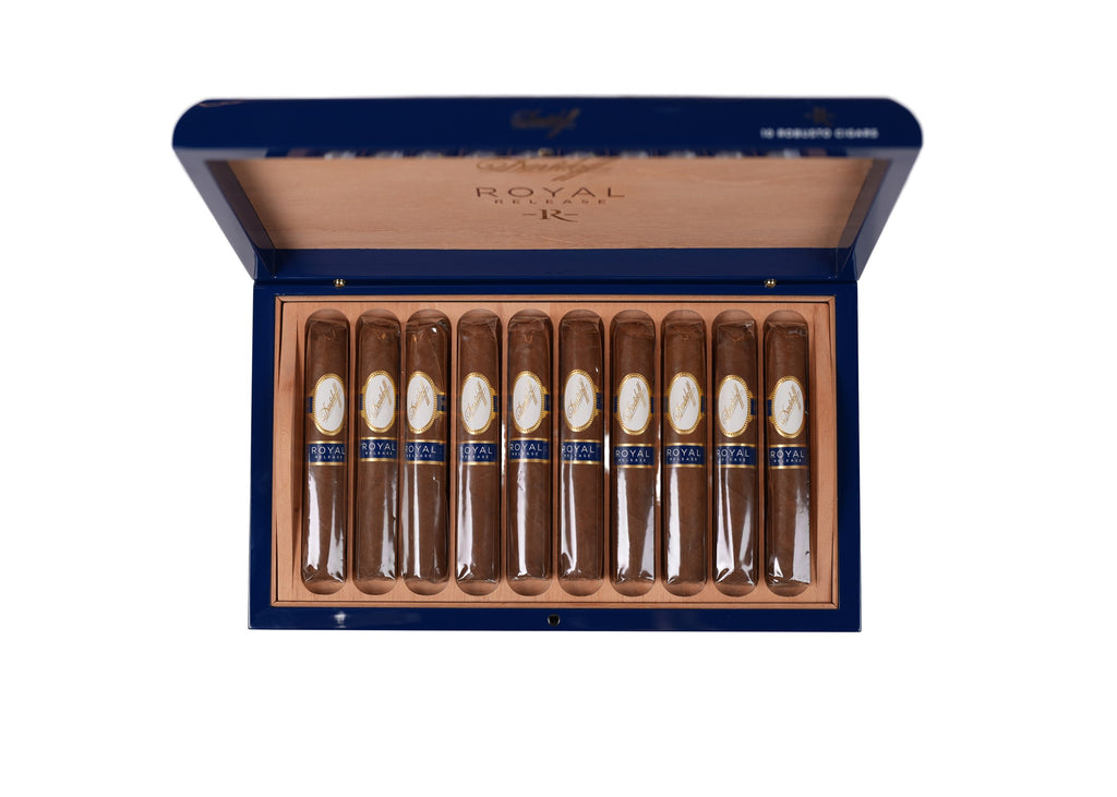 Davidoff Royal Release Salomones product photo on white background at Cigar Club Miami