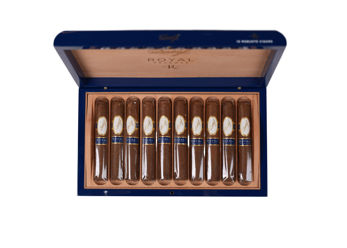 Davidoff Royal Release Salomones product photo on white background at Cigar Club Miami