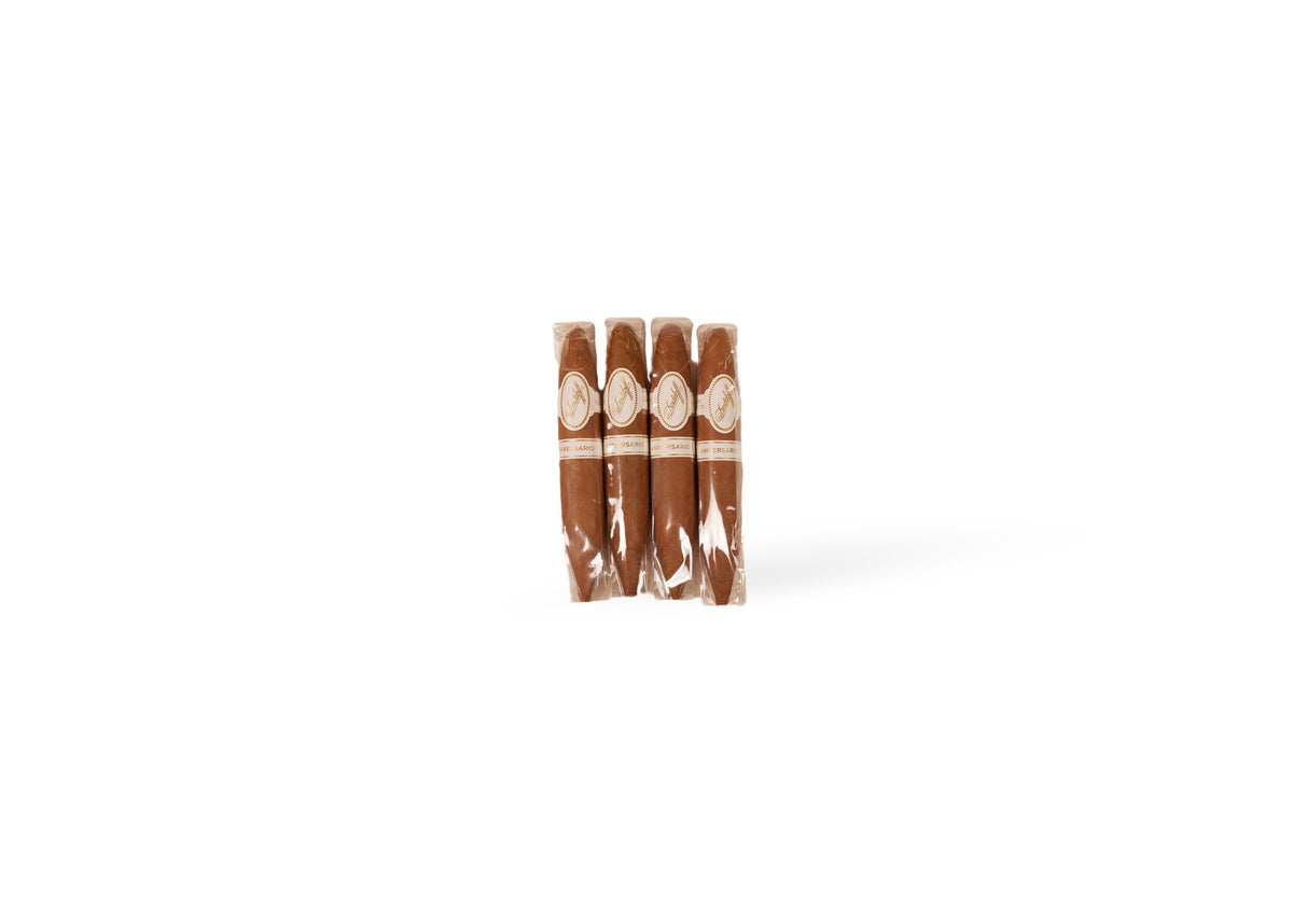 Davidoff Aniversario Short Perfecto product photo on white background at Cigar Club Miami