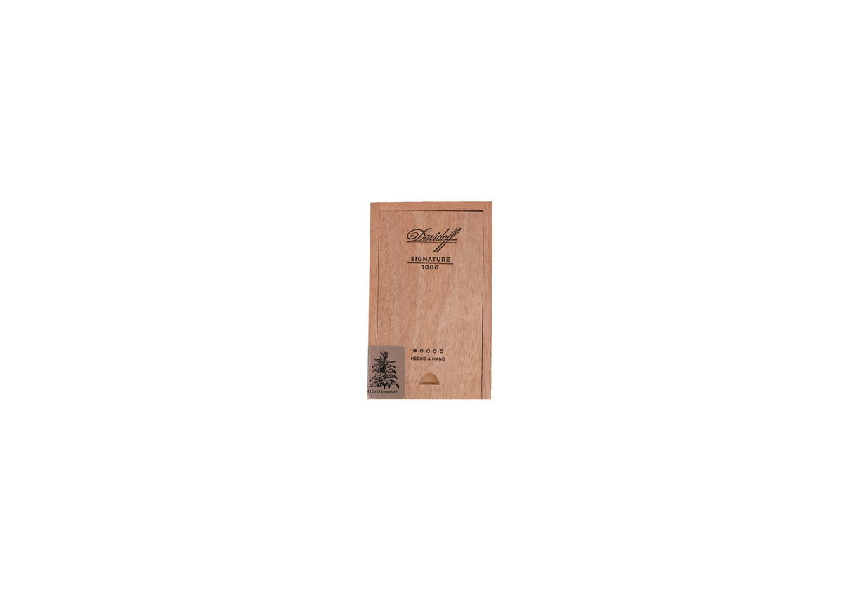 Davidoff Signature 1000 product photo on white background at Cigar Club Miami
