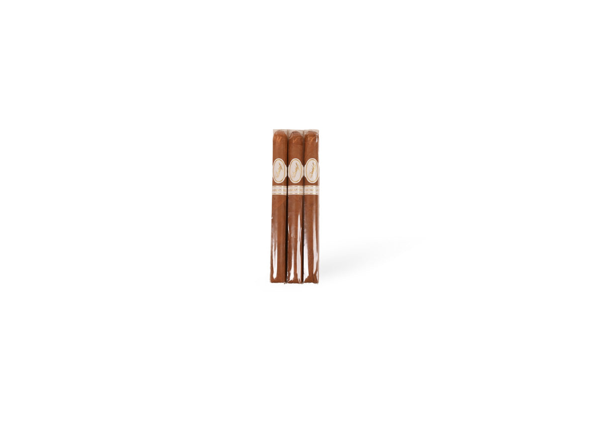 Davidoff Signature No. 2 product photo on white background at Cigar Club Miami