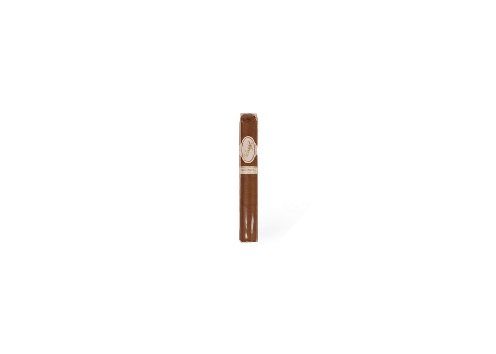 Davidoff Signature Toro product photo on white background at Cigar Club Miami