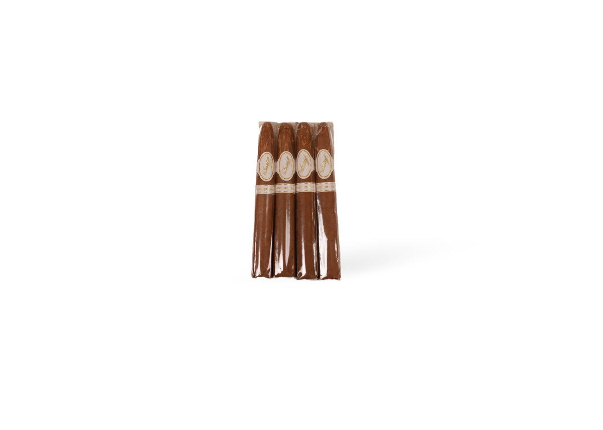 Davidoff Aniversario Special T Pirámides product photo on white background at Cigar Club Miami