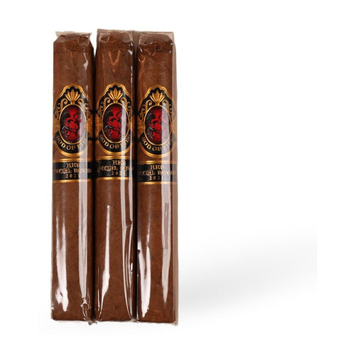 Davidoff Winston Churchill The Original Series Toro product photo on white background at Cigar Club Miami