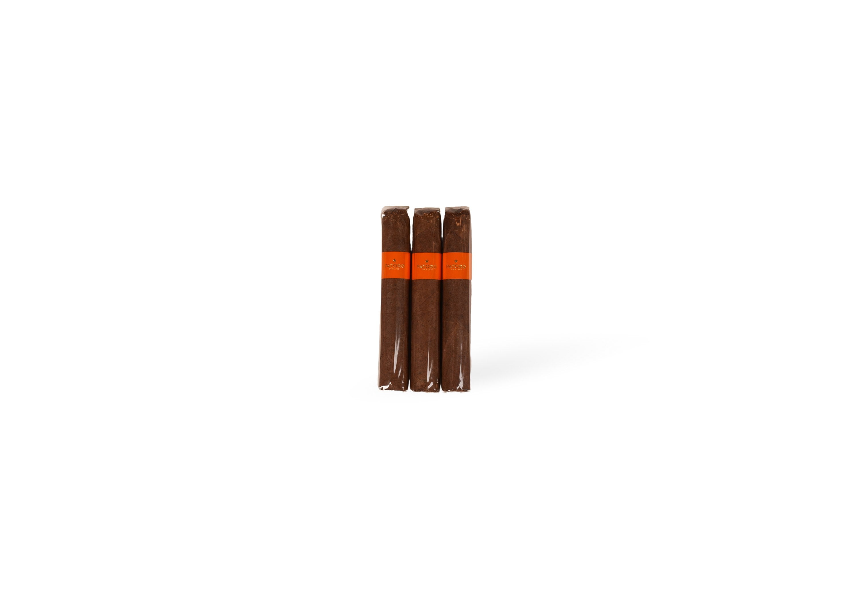 Patoro Classic three cigars front